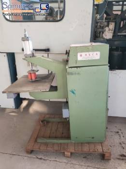 M�quina de solda eletr�nica semi-autom�tica Meca