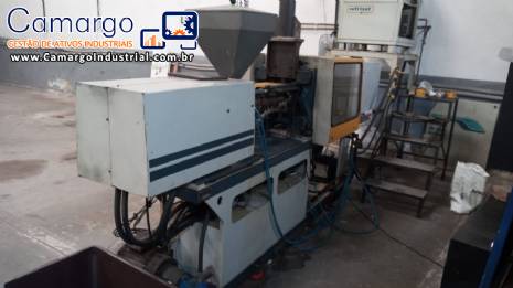 Injetora para potes PS e tampas 80 toneladas Himaco com chiller Refrisat