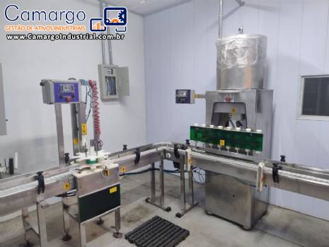 Linha de envase envasadora rosqueadora rinser para l�quidos Aplimaq 800 a 1000 litros por hora