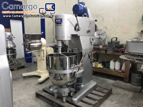 Batedeira planet�ria para 130 L Amadio
