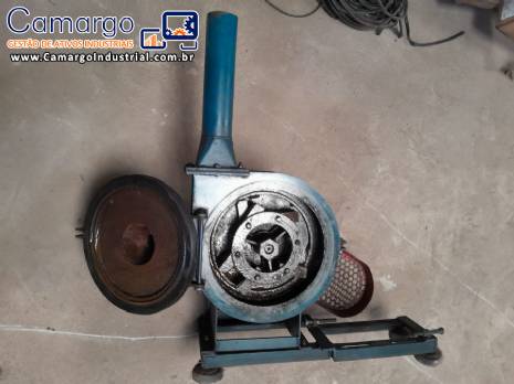 Moinho martelo em a�o carbono Vieira 5 CV MCS 280